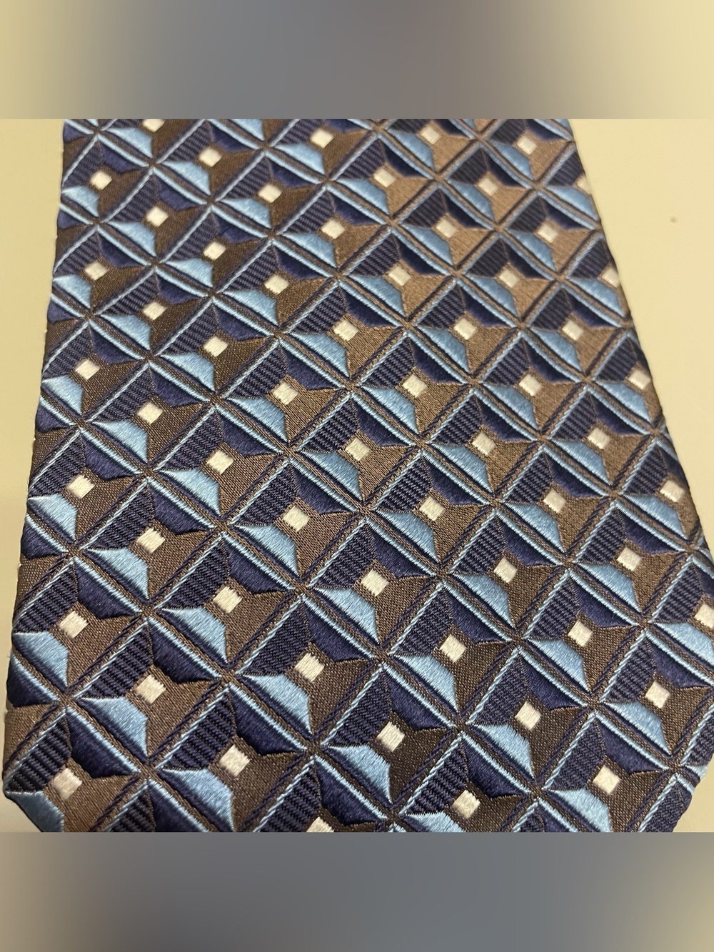 GEOFFREY BEENE MENS TIE BLUE AND BROWN 3.75 X 58